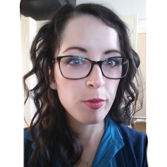 Like to bookmark this closet! - Picture 3 of 8